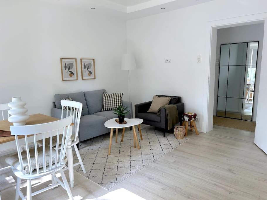 Country Style Apartment With Balcony Near Fair Hannover Exterior foto